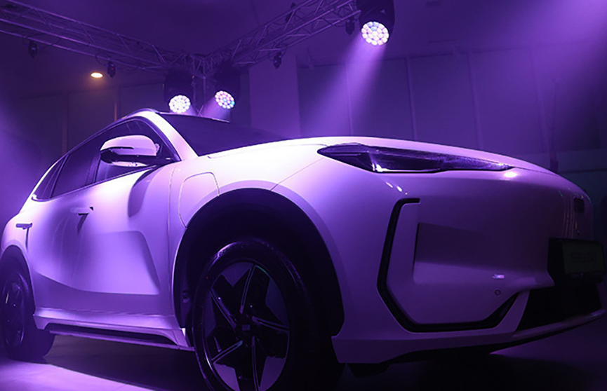 Собранный в Беларуси электромобиль Geely EX5 презентовали в Минске